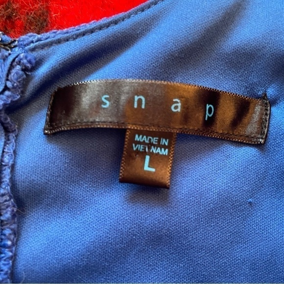 Snap Floral Crochet
Lace Mini Dress Size Large, Zip Back - Picture 4 of 15